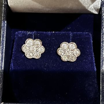 18 carat white gold diamond daisy cluster earrings